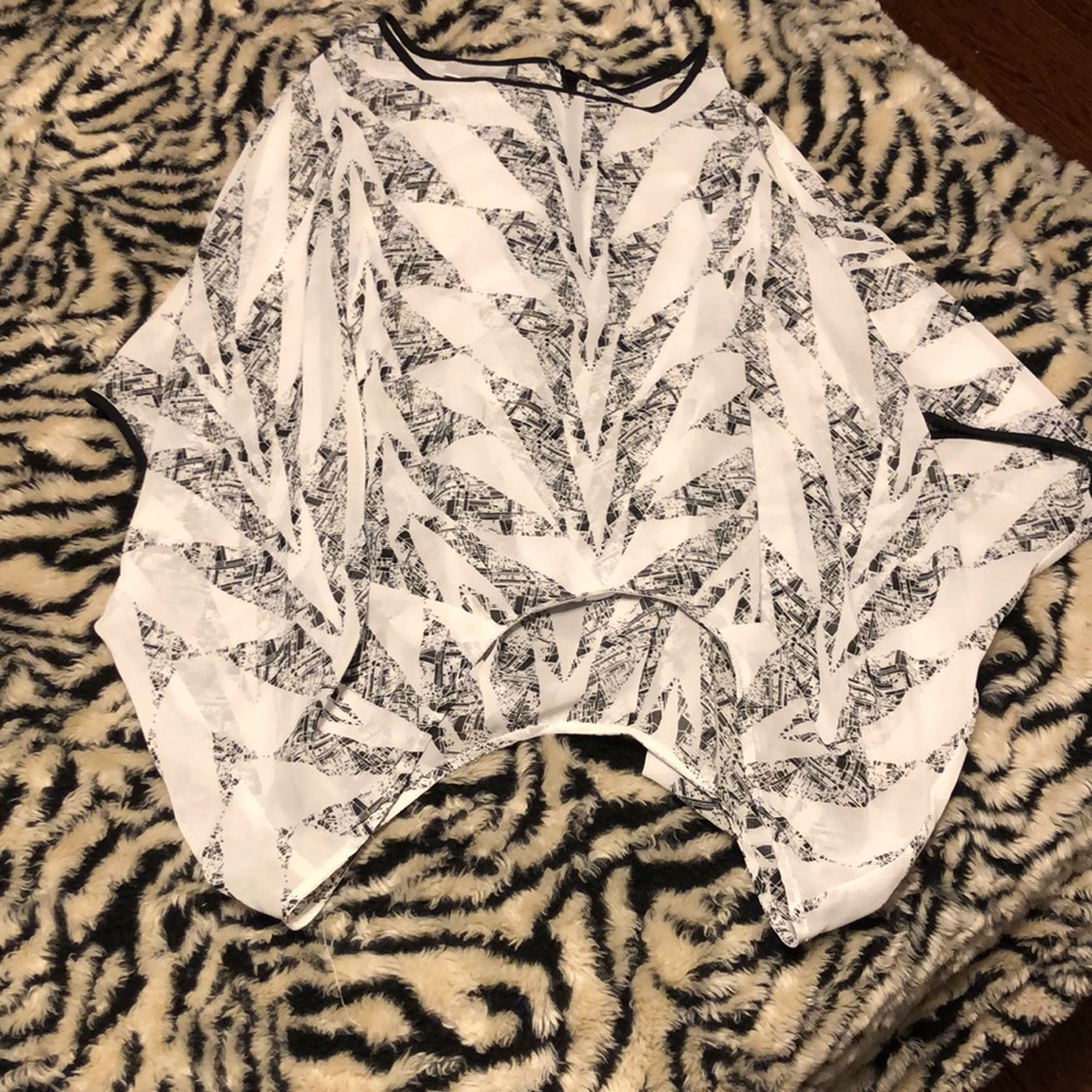 Bisou Bisou flowy top